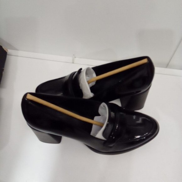 Naturalizer heeled loafer patent - Picture 4 of 8